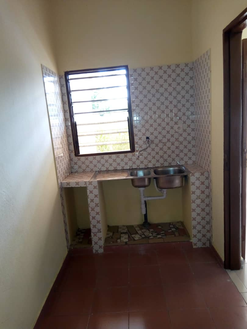 N° 4297 :
                            Chambre salon à louer , Adidogome, Lome, Togo : 40 000 XOF/mois